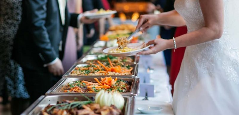 Dez ideias de buffet para seu casamento